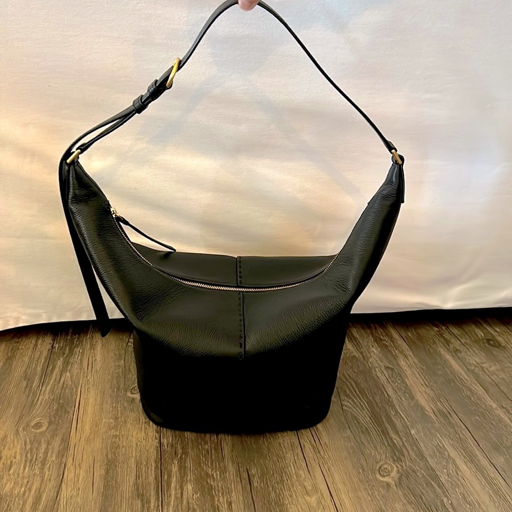 Tory Burch McGraw Pebbled Leather Bucket Bag - Picture 4 of 11